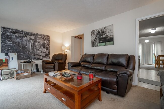 Building Photo - 187 Woodstone Dr