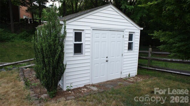 Building Photo - 10000 Ridgemore Dr