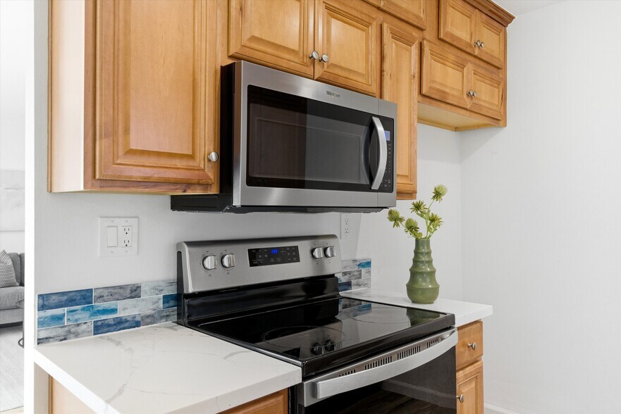 Building Photo - 3609 E 2nd St