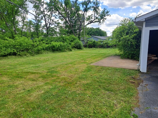 Building Photo - "3-Bedroom Retreat in Cahokia Heights – Co...