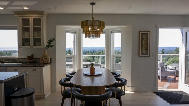 Building Photo - 7904 80th Ave NE