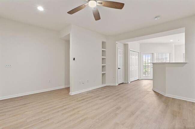 Building Photo - 2320 Gracy Farms Ln
