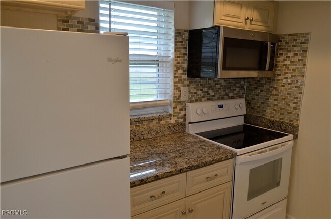 Building Photo - 906 SW 47th Terrace