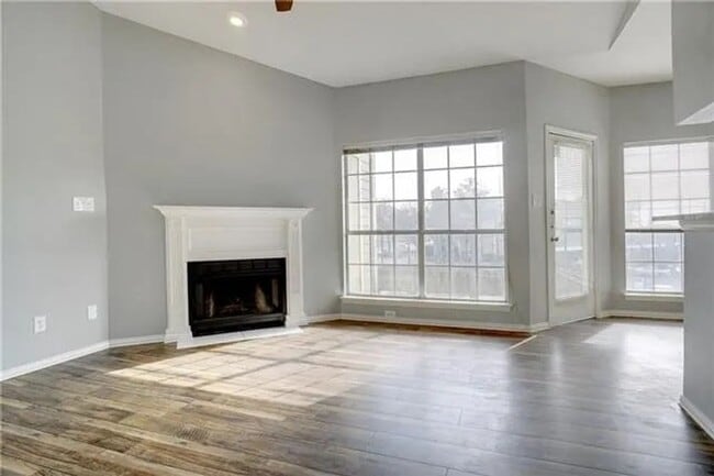 Primary Photo - 4115 Esters Rd