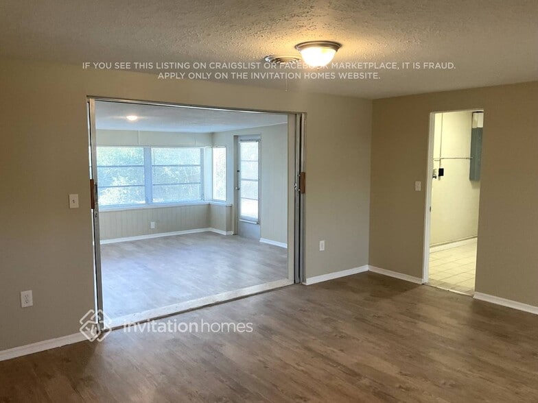 Building Photo - 2824 Seaspray St