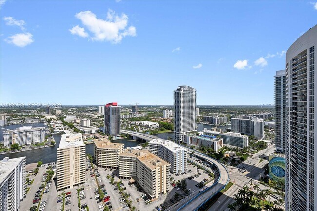 Building Photo - 1850 S Ocean Dr