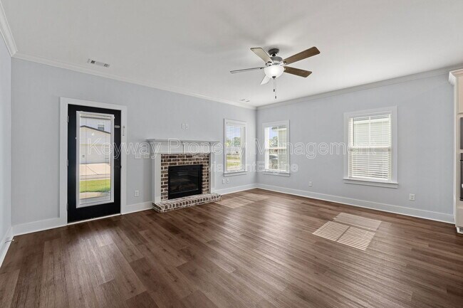 Building Photo - 2217 Laurens St