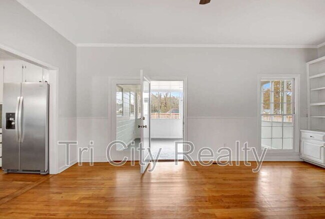 Building Photo - 115 Church Aly