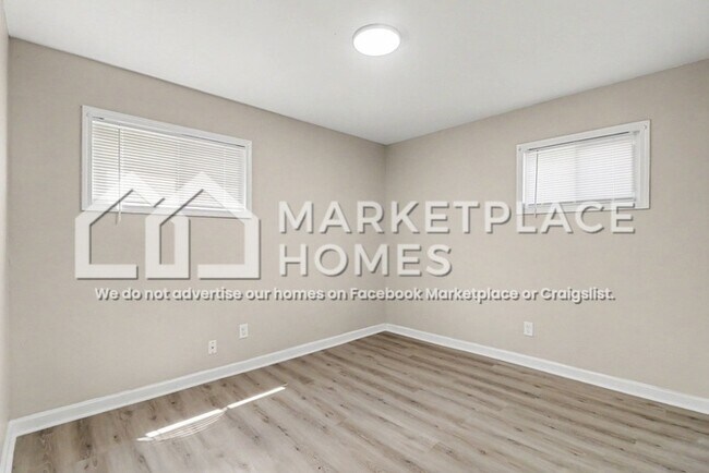 Building Photo - 26437 Lehigh St