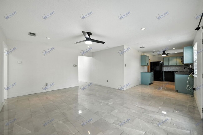 Building Photo - 2109 Jeannette Ct