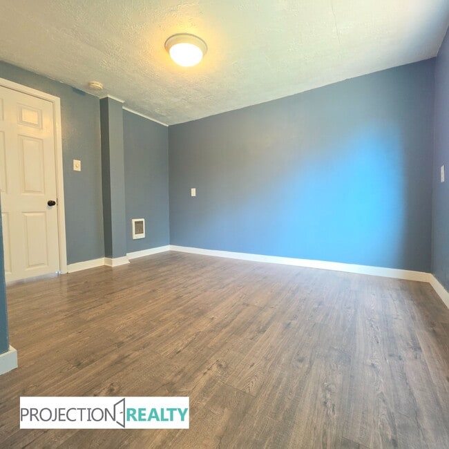 Building Photo - 4838 NE 99th Ave