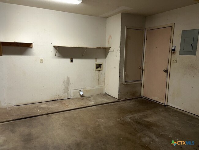 Building Photo - 3505 Winchester Dr