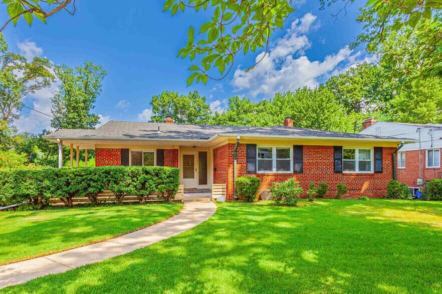 Building Photo - 3215 Brooklawn Ter
