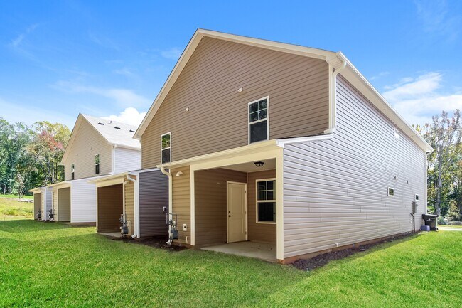 Building Photo - 333 Noble Ln