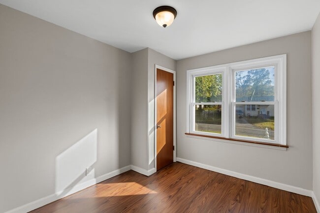 Building Photo - MOVE IN READY! Passed Occupancy!!! Move in BEFORE the holidays! Refrigerator included.