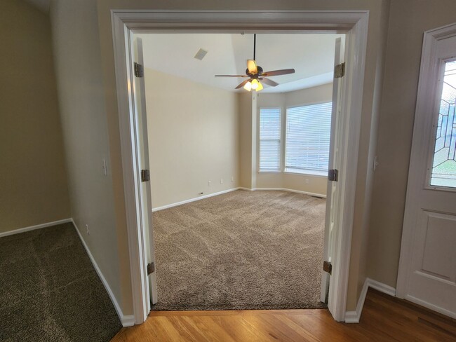 Building Photo - Great Saddle Rock Heights Home! 5 Bedroom ...