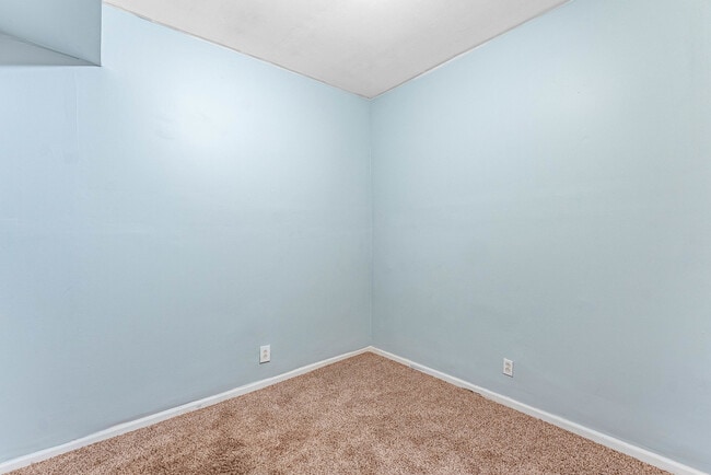 Building Photo - 6849 S Green St