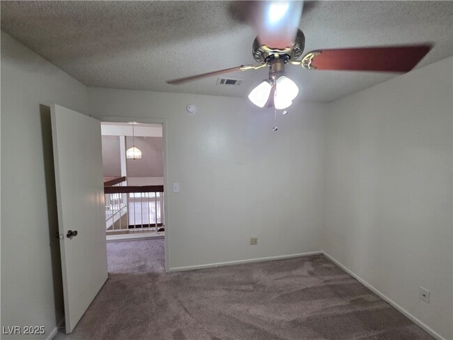 Building Photo - 321 S Bent Creek Dr