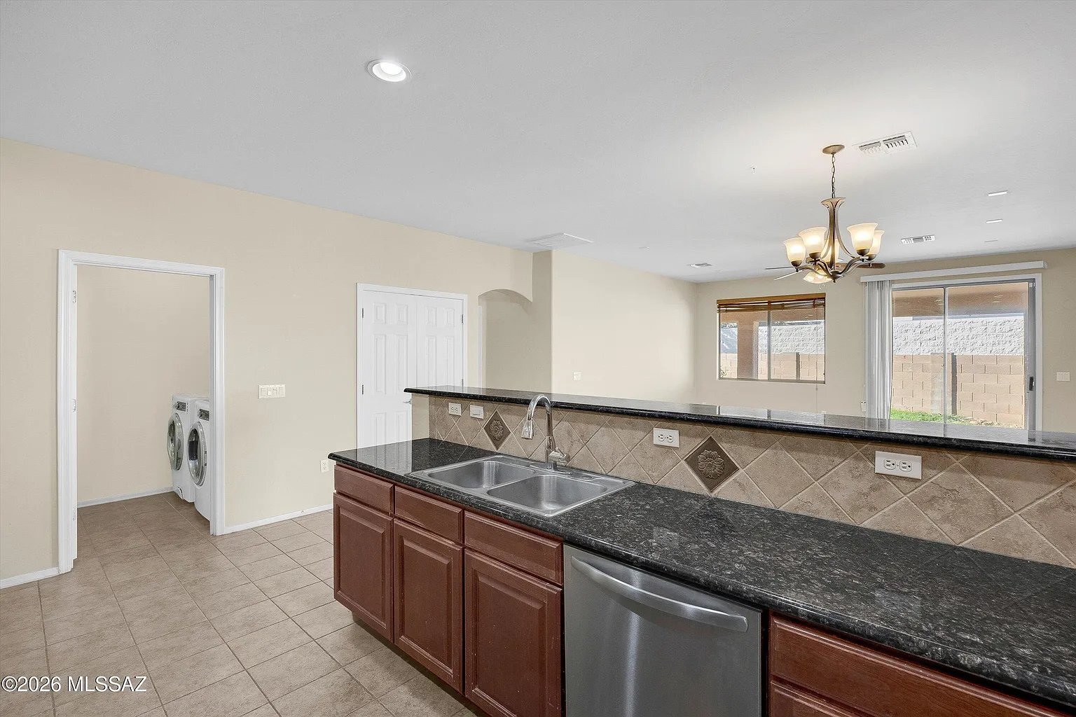 Building Photo - 2221 E Stone Stable Dr