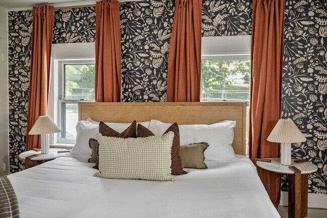 Building Photo - 52 Church St