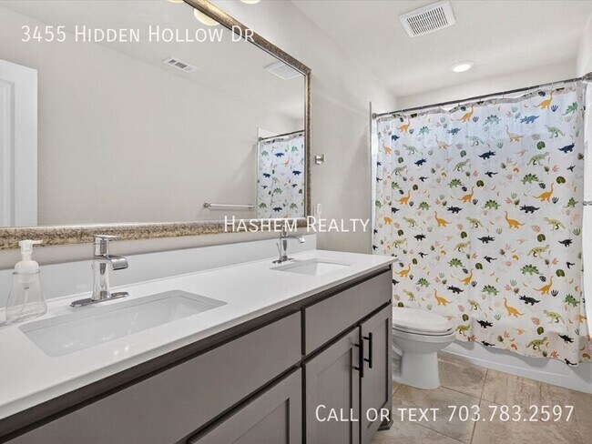 Building Photo - 3455 Hidden Holw Dr