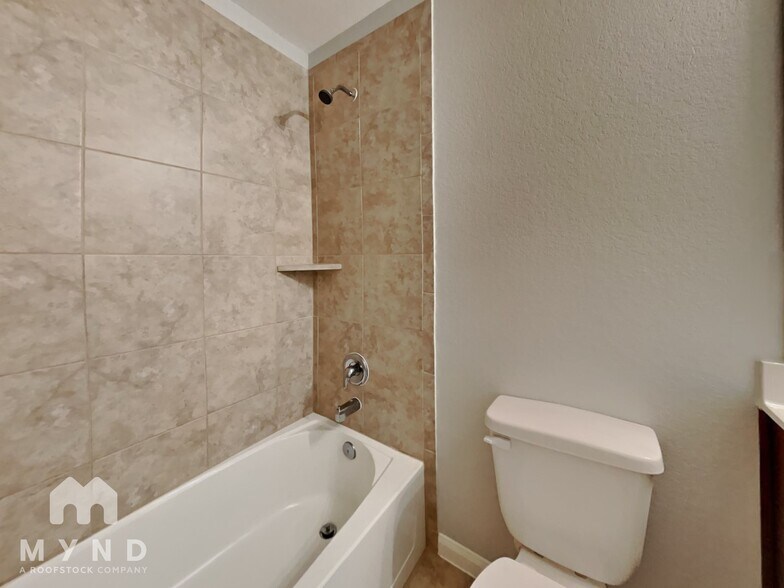 Building Photo - 5622 Rainbow Rd.