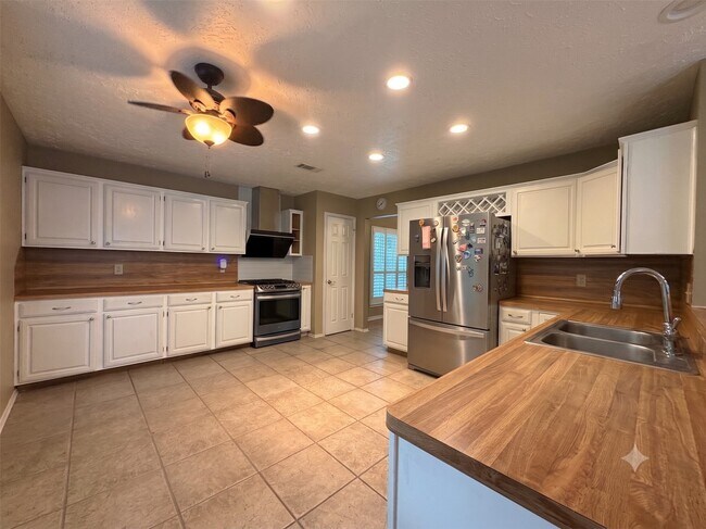 Building Photo - 3507 Santa Rosa Ln