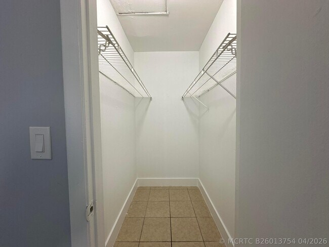 Building Photo - 4819 Arjaro Dr