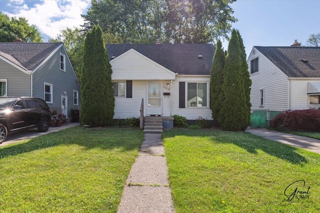 Primary Photo - $1400 3 bedroom bungalow