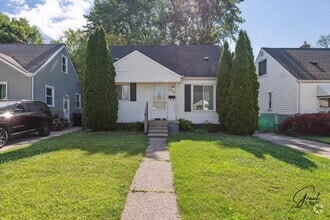 Building Photo - $1400 3 bedroom bungalow