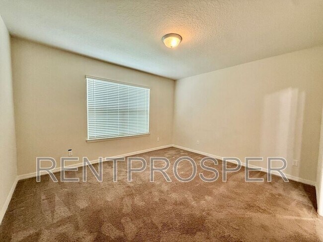 Building Photo - 5203 Northern Flicker Dr