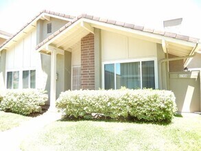 Building Photo - Updated 2Bed/ 2Bath Condo In Rancho Bernar...