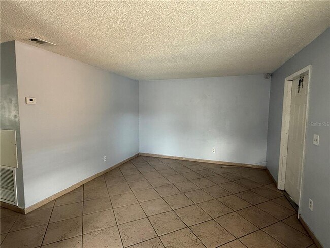 Building Photo - 708 Michigan Ct