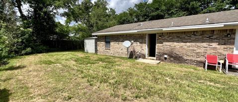 Building Photo - 2114 Hollyhill Rd