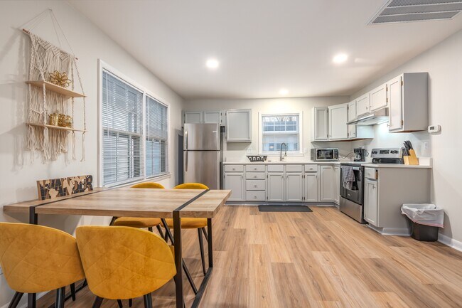Building Photo - 12225 Chicamauga Trail SE