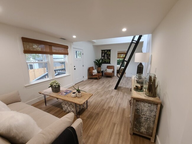 Building Photo - 1324 Johnson Ave