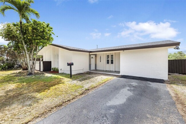 Primary Photo - 10520 SW 160th St