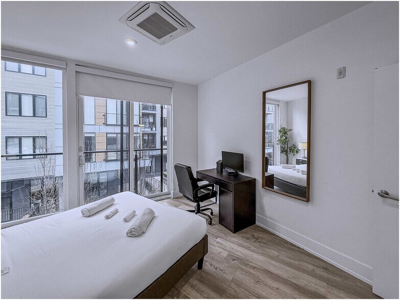 Building Photo - 1214 N American St