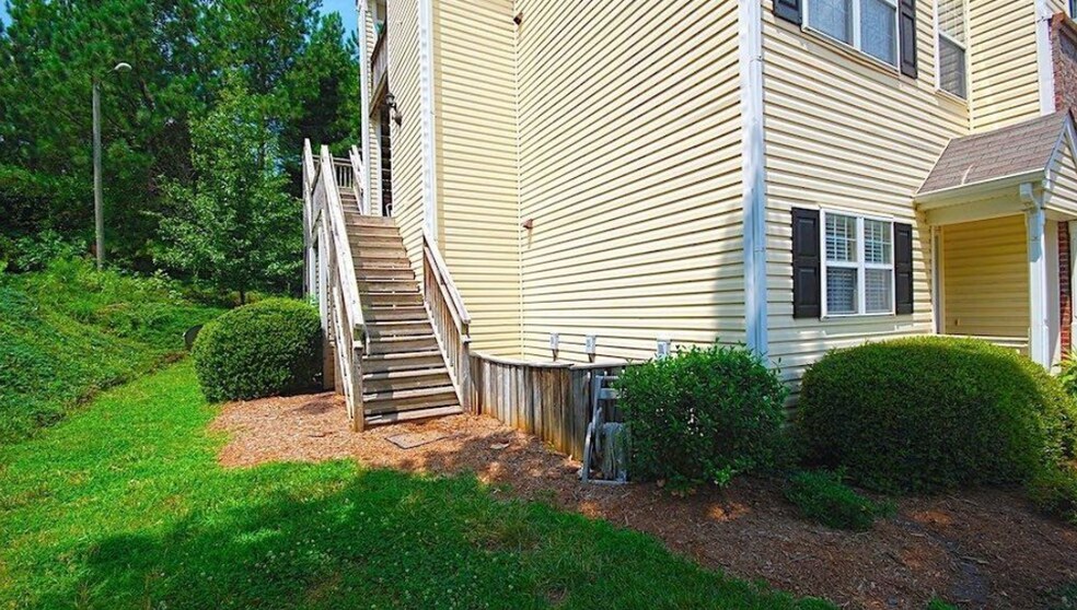 Building Photo - 2200 Mountain Mist Ct