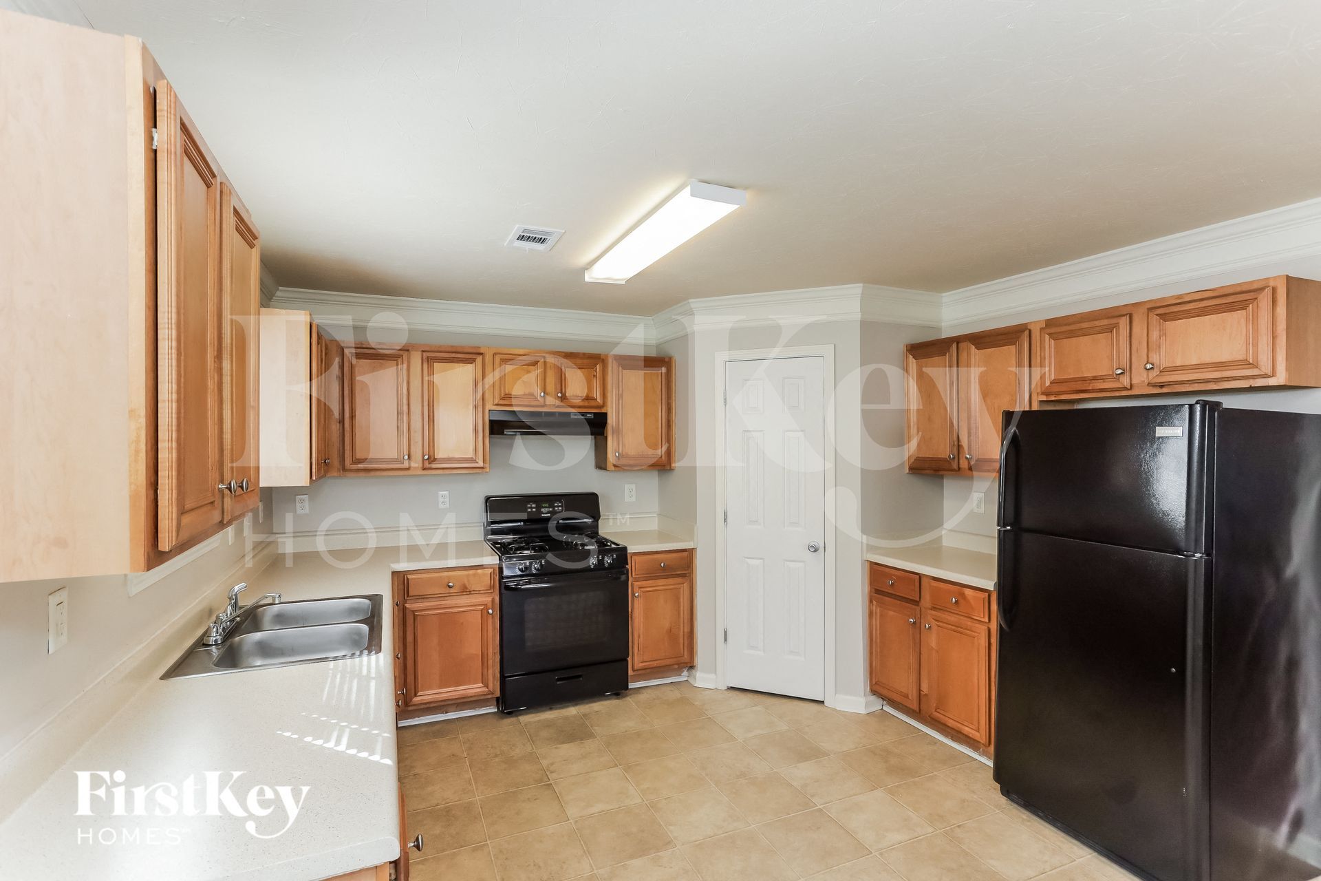 Building Photo - 2721 S Hills