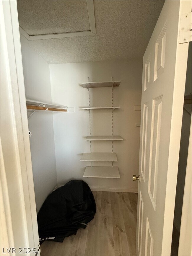 Building Photo - 5576 W Rochelle Ave.