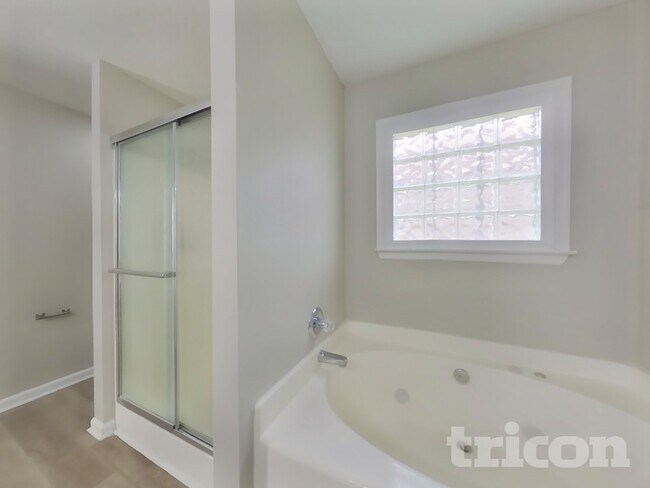 Building Photo - 2636 Danbury Cir