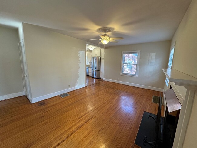 Building Photo - East AVL - Newly Renovated Older Home Feat...