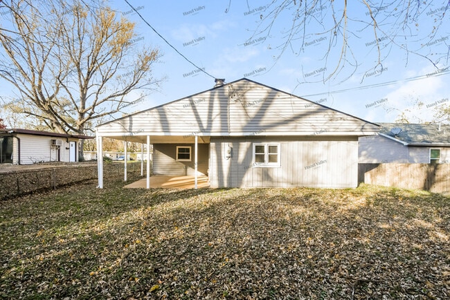Building Photo - 16 St Laurence Dr