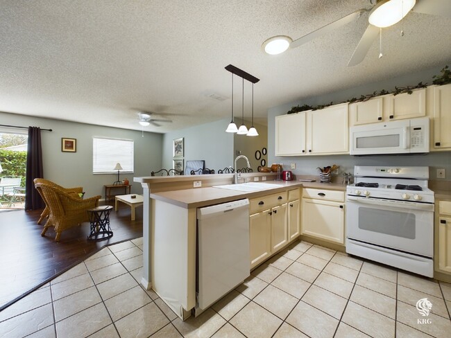 Building Photo - MOVE-IN SPECIAL! $500 OFF 1ST MONTHS RENT ...