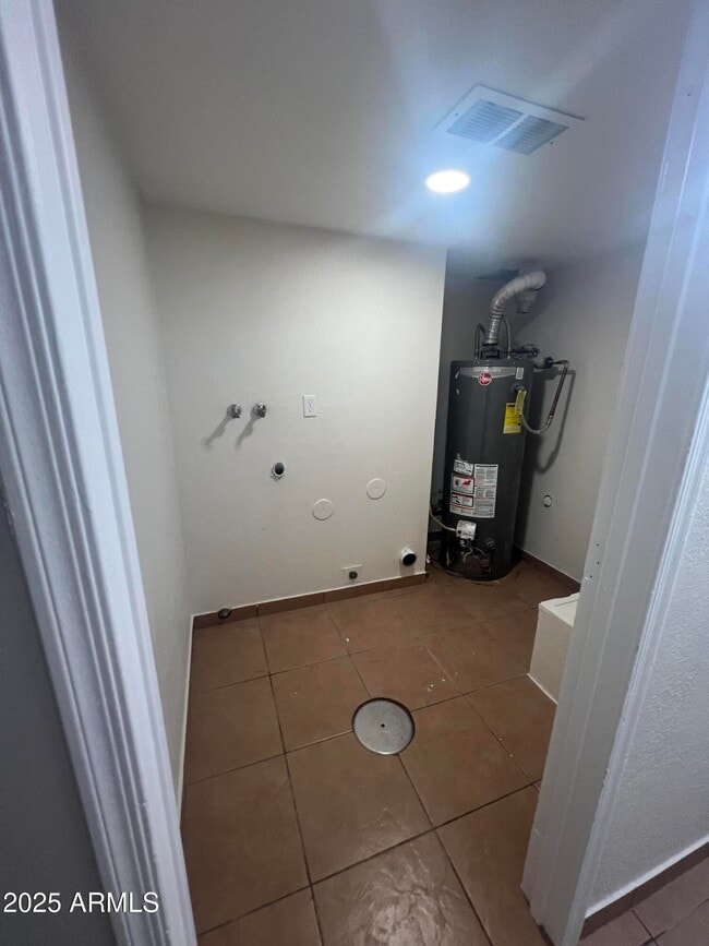 Building Photo - 4525 E Alta Vista Rd