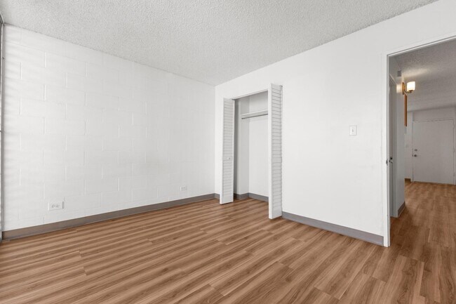 Building Photo - 2122 Lime St