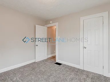 Building Photo - 1412 E Bradbury Ave