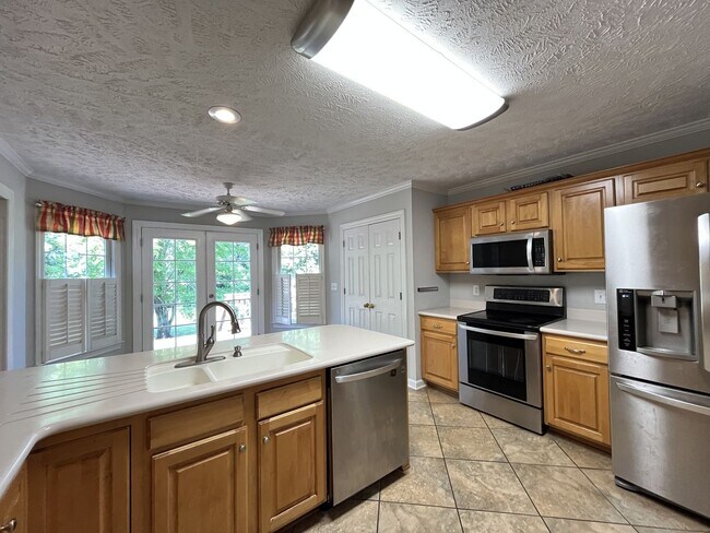 Building Photo - Super spacious 5 bedroom/3.5 bath home for rent in Murfreesboro!