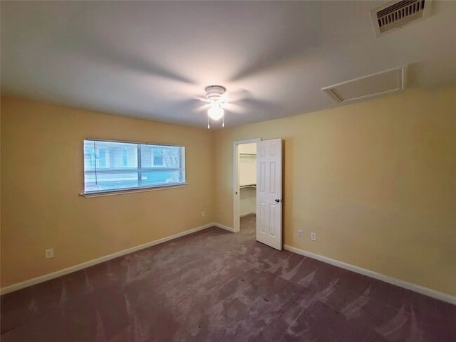 Building Photo - 4931 Junius St